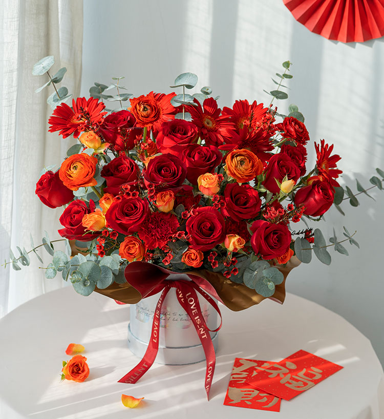 Corolla Red Roses