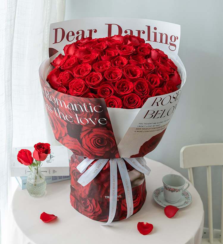 Corolla Red Roses