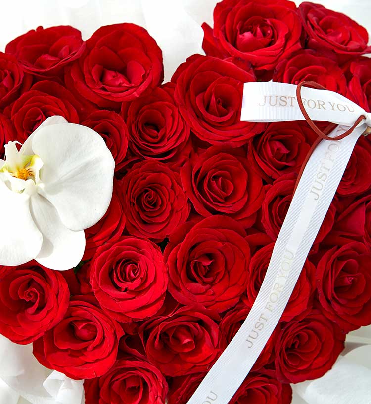 Heart-Shaped 33 Red Roses — alternate view