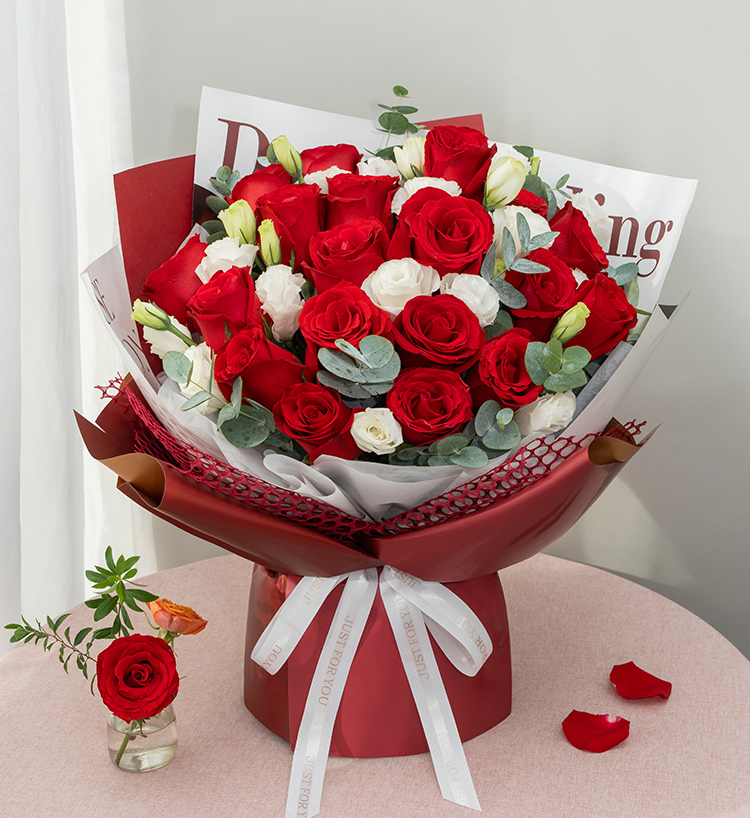 True Heart Red Roses — Plus